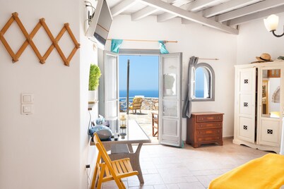 'Kimolos' Pet-Friendly Apartment with Sea View and Hot Tub
