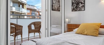 Apartamento en la playa de Calafell con piscina y terraza compartidas; admite mascotas