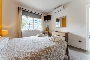 2 bedrooms, iron/ironing board, free WiFi, bed sheets - Apartment "Steps from Puerto Marina" with Private Covered Terrace (Benalmádena)