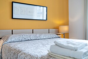 2 habitaciones, tabla de planchar con plancha y wifi gratis 