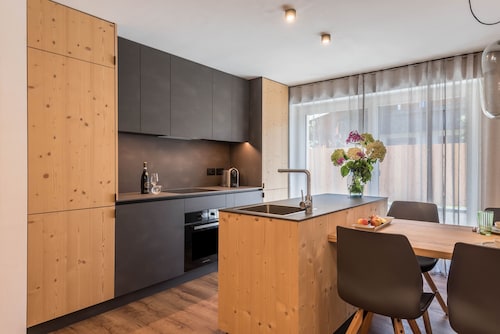 Holiday Apartment "Franzl" with Mountain View, Private Open Terrace and Wi-Fi