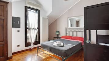 4 Schlafzimmer, Bügeleisen/Bügelbrett, kostenloses WLAN, Bettwäsche