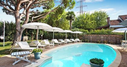 "Villa La Palmetta" with Pool, Terrace & Wi-Fi