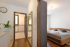 3 Schlafzimmer, Bügeleisen/Bügelbrett, Bettwäsche