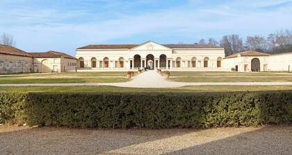 Bed and Breakfast "La Villa" with Balcony