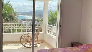 3 Schlafzimmer, Schreibtisch, Bügeleisen/Bügelbrett, kostenloses WLAN