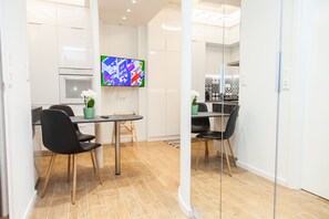 TV - Great Studio In Central Athens (Zografos)