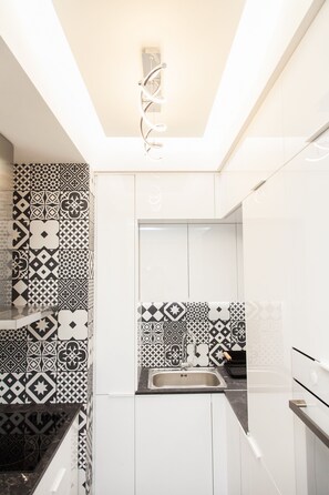 Fridge, oven, coffee/tea maker - Great Studio In Central Athens (Zografos)