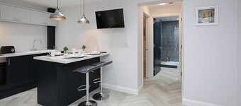 No 1 Luxury Service Accommodation