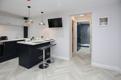 No 1 Luxury Service Accommodation