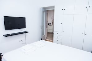 1 bedroom, iron/ironing board, free WiFi, bed sheets - Beautiful Apartment in Piraeus (Piraeus)