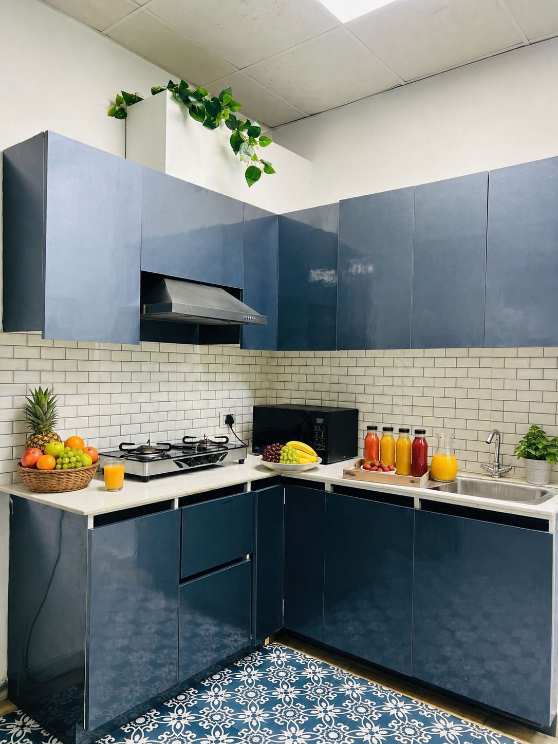 Apartamento estándar, 1 habitación, fumadores, vistas a la ciudad | Cocina privada | Frigorífico, microondas, cafetera o tetera y hervidor eléctrico