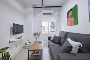 Smart TV - Apartamento Reformado, Centro, Atocha, Wifii, A/C (Madrid)