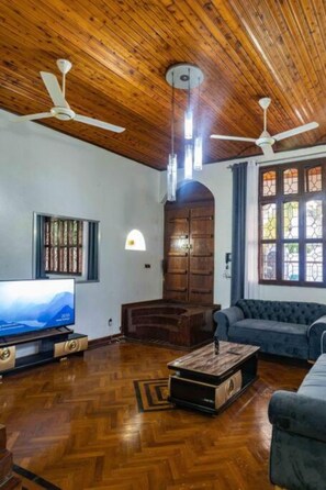 Executive Apartment | Living area - Coconut House (Fumba)
