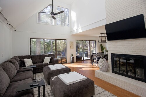 A Pinehurst Home : 4  BR, 2.5  BA House in Pinehurst, Sleeps 10