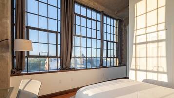 3 bedrooms, desk, iron/ironing board, travel cot