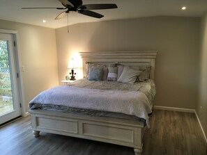 3 bedrooms, desk, iron/ironing board, WiFi