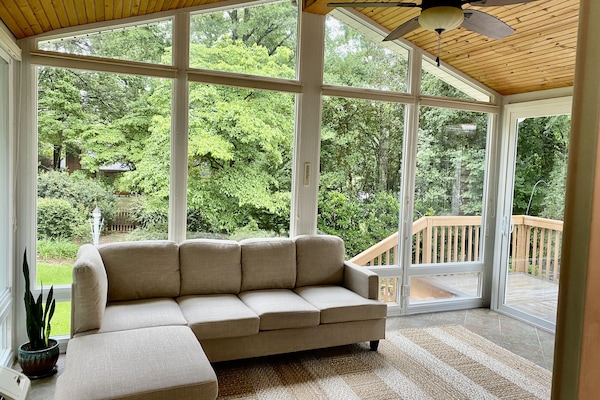 Heated and cooled sunroom