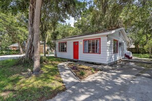 House, 2 Bedrooms | Exterior - Downtown Single Family Modern Bungalow Close To Beaches And Dining 2 Bedroom Home by RedAwning (Sarasota)