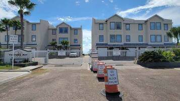 Condo, 3 Bedrooms | Exterior