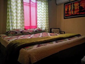 2 slaapkamers, een strijkplank/strijkijzer, wifi, beddengoed