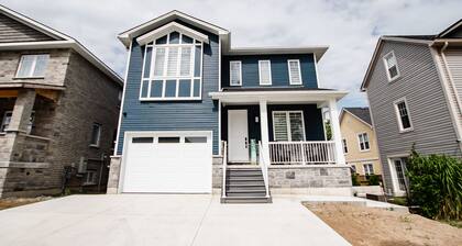 *Blue Pearl Beach House* in Grand Bend
Lower Unit