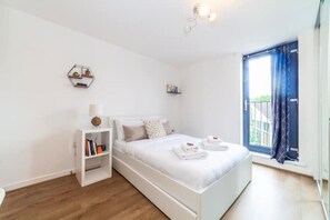 3 chambres, fer et planche à repasser, Wi-Fi gratuit, draps fournis