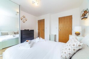3 chambres, fer et planche à repasser, Wi-Fi gratuit, draps fournis