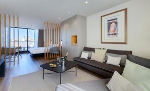 Junior Suite | In-room safe, free WiFi, bed sheets - room Select Porto (Porto)