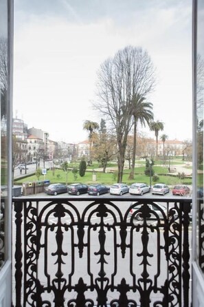 City view from property - room Select Porto (Porto)