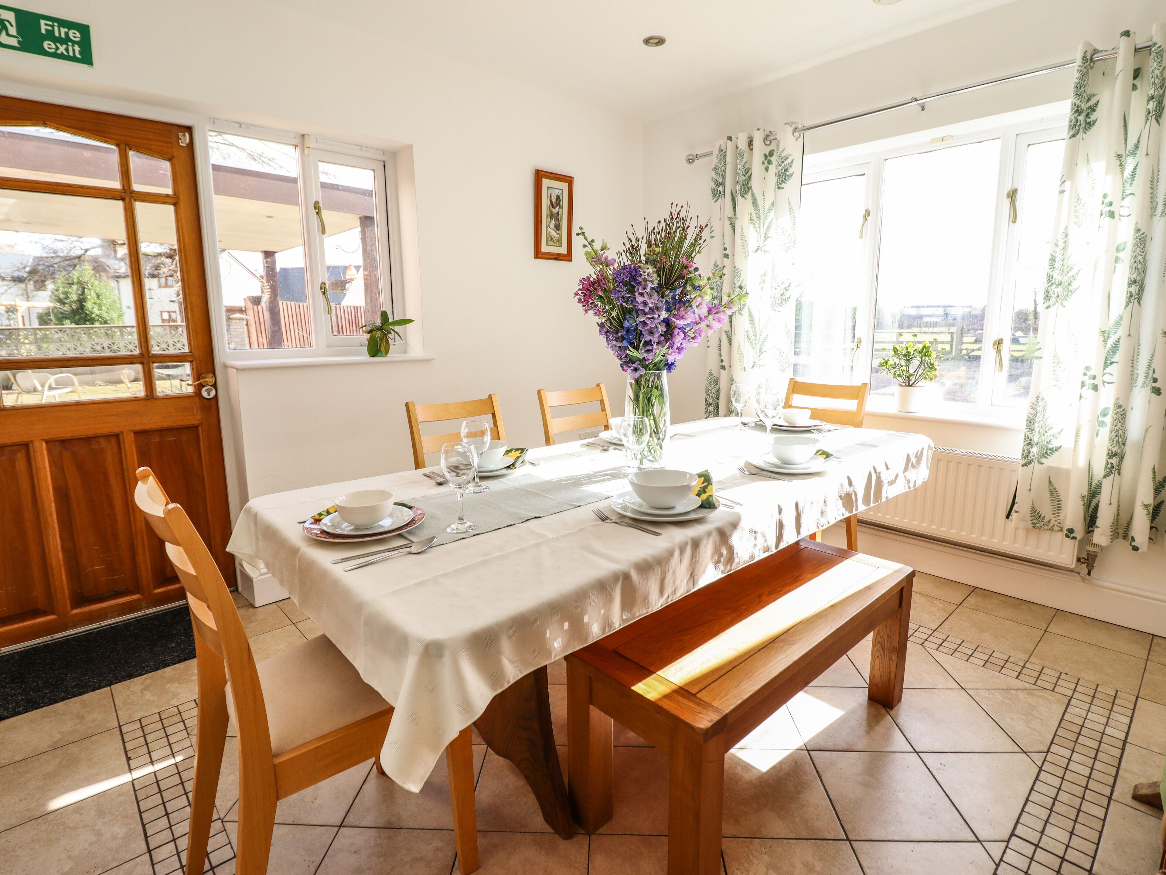 Refrigerador, lavavajillas, tetera/pava eléctrica, tostadora