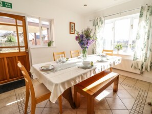 電冰箱、洗碗機、電熱水壺、烤麵包機