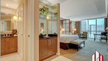 In-room safe, desk, iron/ironing board, free WiFi