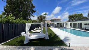Piscine extérieure, piscine chauffée