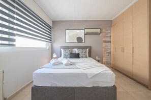 Luxury Double Room | Desk, laptop workspace, iron/ironing board, free WiFi