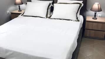 Deluxe Apartment | 1 bedroom, iron/ironing board, free WiFi, bed sheets