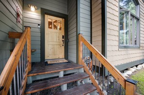 Exterior detail - Sawmill Creek Les Bon Temps Chateau: Great Ski-In Location (Breckenridge)
