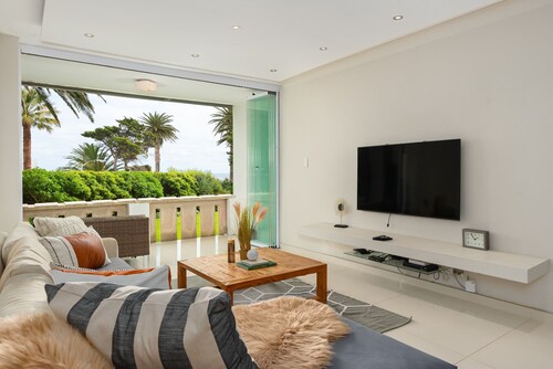 Beachfront Camps Bay Apartment