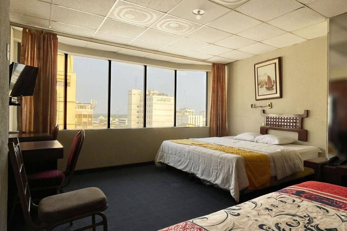 Standard Triple Room, 3 Twin Beds, Bathtub, City View | WiFi (free), bed sheets