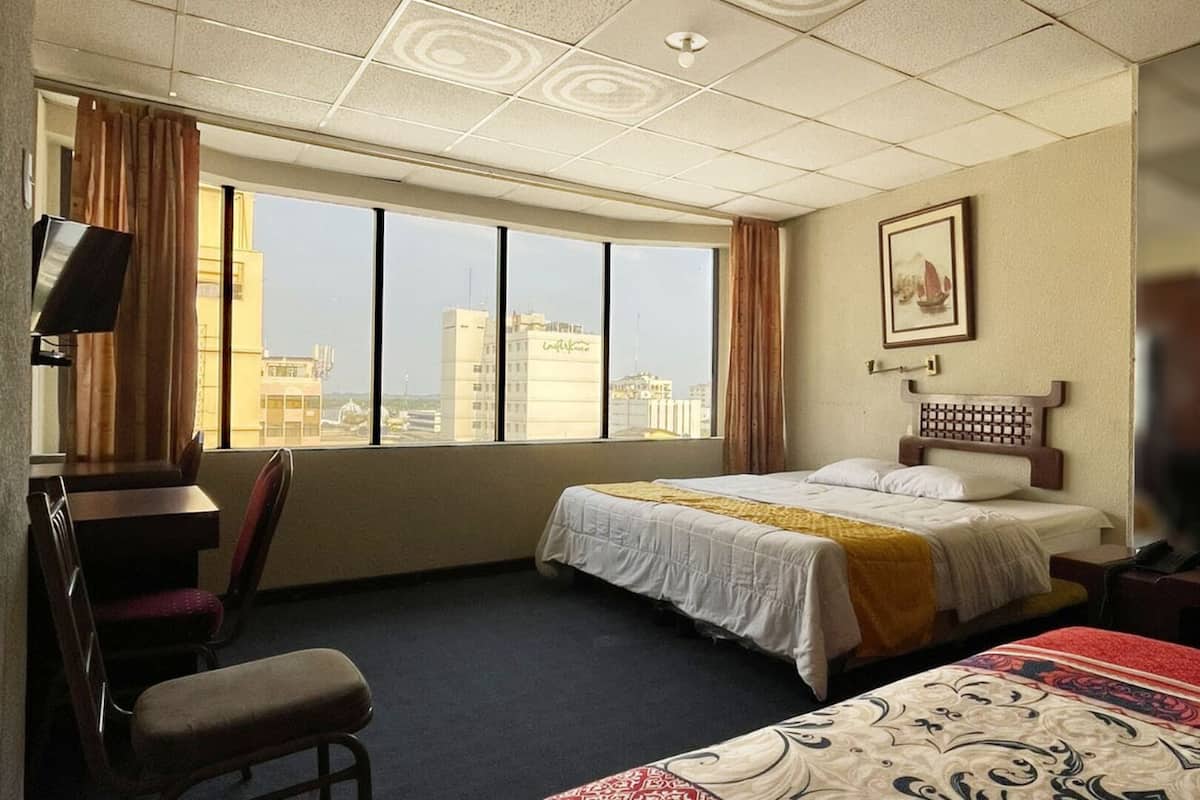 Standard Triple Room, 3 Twin Beds, Bathtub, City View | Free WiFi, bed sheets
