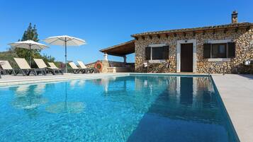 Apartment | 1 bedroom, down duvets, memory-foam beds, individually decorated