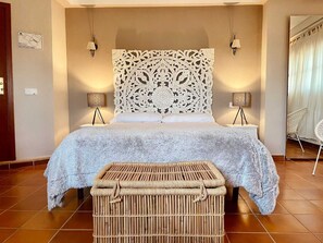 Down duvets, memory-foam beds, laptop workspace, free WiFi - Agroturismo Ses Illes (Costitx)