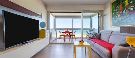 Télévision, chaîne hi-fi