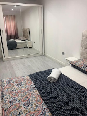2 bedrooms, iron/ironing board, free WiFi, bed sheets