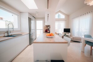 Frigorifero, microonde, forno, lavastoviglie