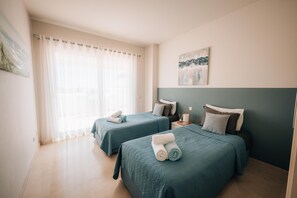 2 bedrooms, desk, iron/ironing board, travel cot