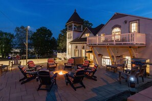 Outdoor dining - Marc`s Museum at Lak · Marc`s Museum at Lake Barkley (Kuttawa)