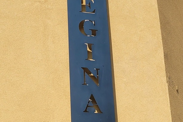 تفاصيل الفندق من الخارج