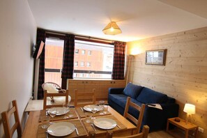 Living area - 300m from shops, 3rd floor, balcony, parking, tv, ski locker, 50m², Montgenèvre (Montgenèvre)