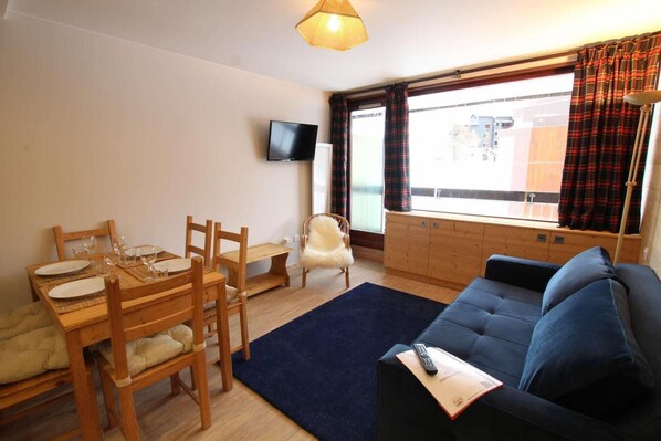 Living area - 300m from shops, 3rd floor, balcony, parking, tv, ski locker, 50m², Montgenèvre (Montgenèvre)